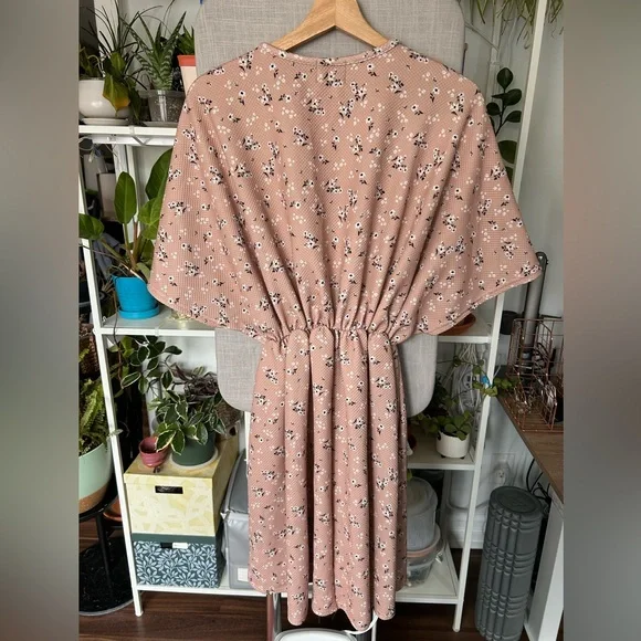 ASOS Design Textured Floral Smock Dress with Elastic Waistband - Picture 2 of 9